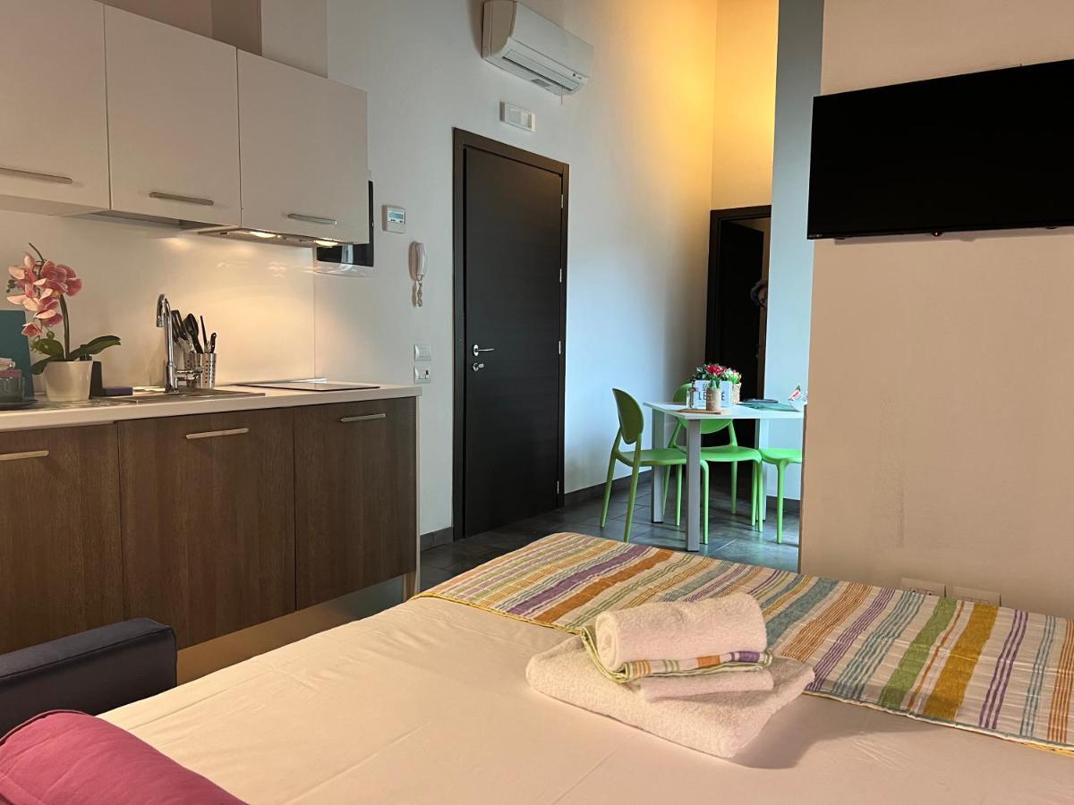 Bnbook Residence Matteotti Новара Екстер'єр фото