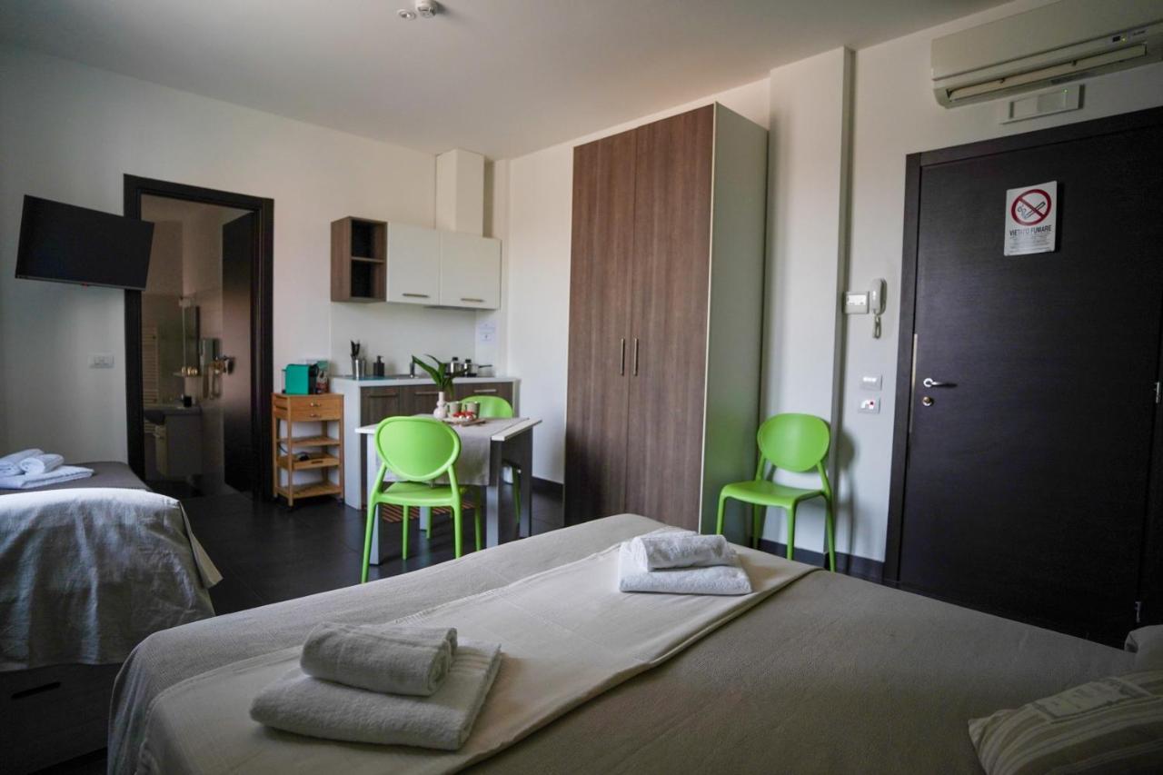 Bnbook Residence Matteotti Новара Екстер'єр фото