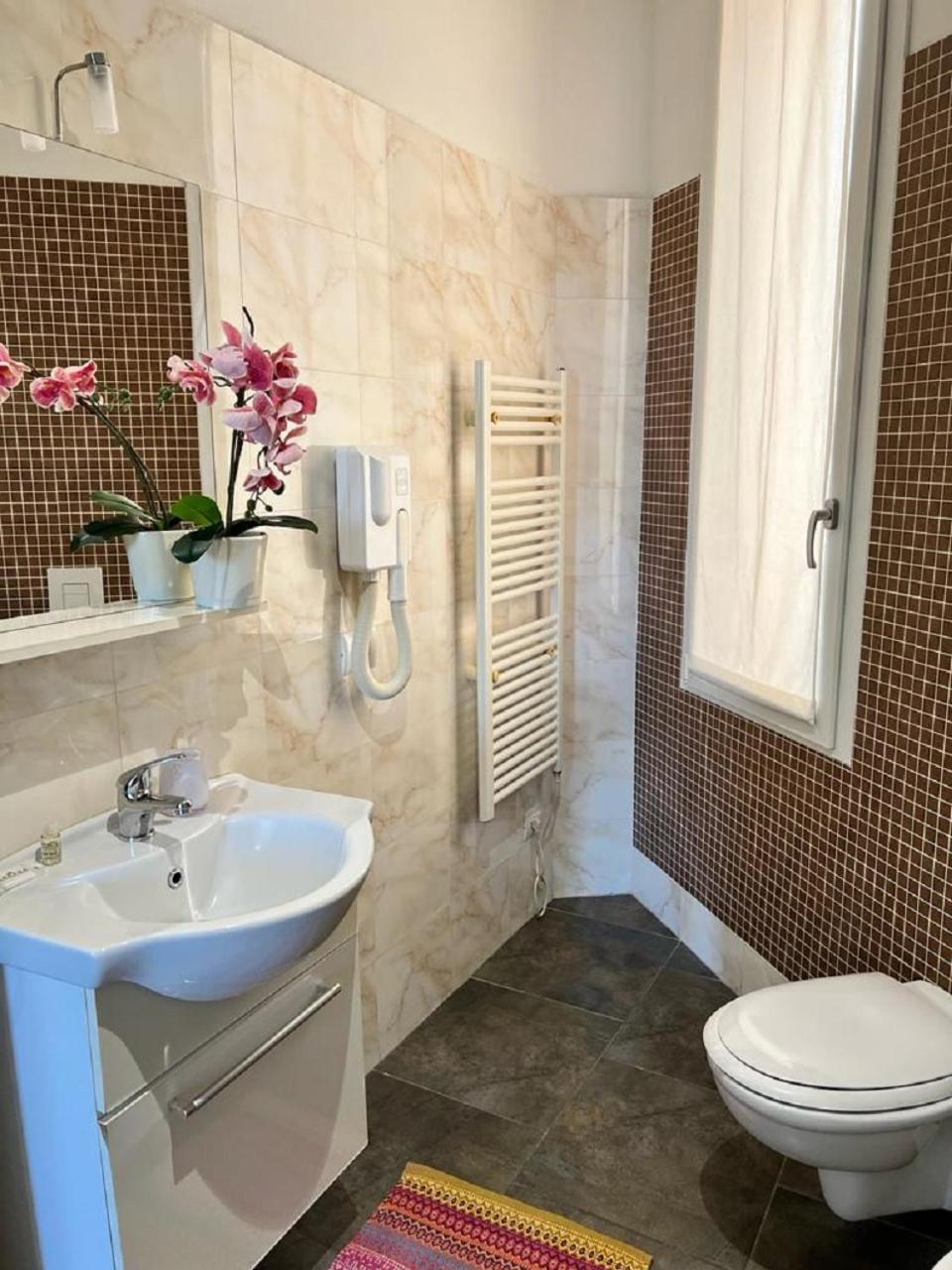Bnbook Residence Matteotti Новара Екстер'єр фото